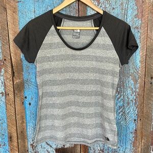 The North Face Women's FlashDry Shirt Striped Size S